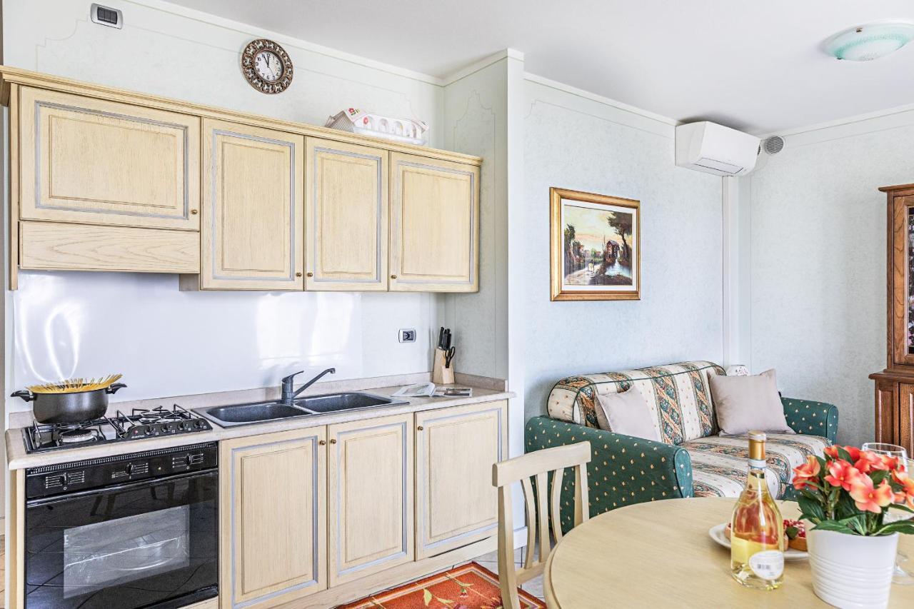 I Mosaici Apartments By Wonderful Italy Σιρμιόνε Εξωτερικό φωτογραφία