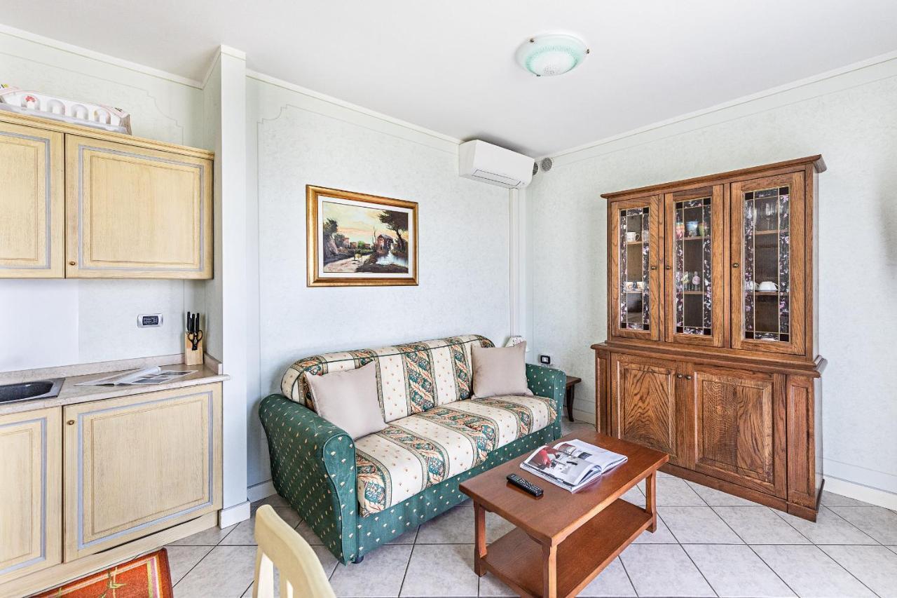 I Mosaici Apartments By Wonderful Italy Σιρμιόνε Εξωτερικό φωτογραφία