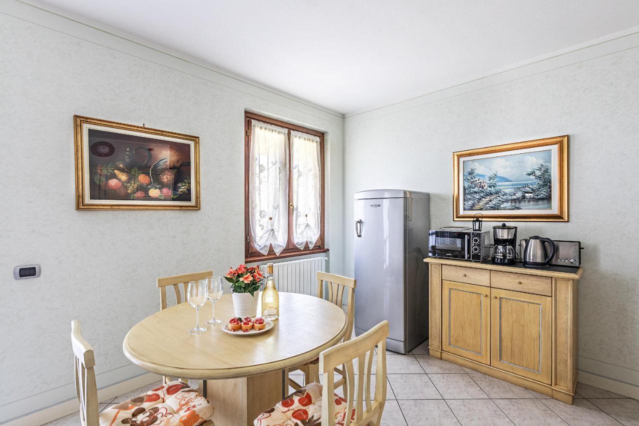 I Mosaici Apartments By Wonderful Italy Σιρμιόνε Εξωτερικό φωτογραφία
