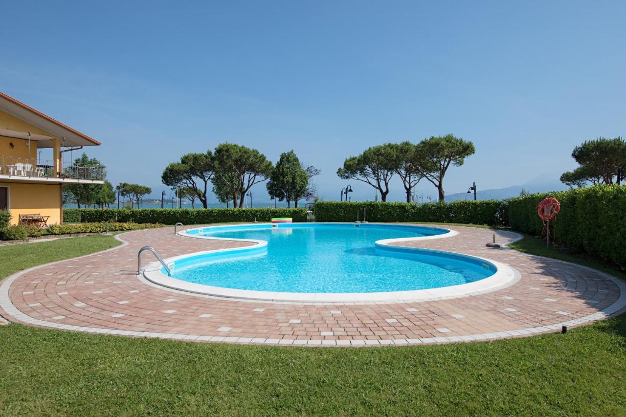 I Mosaici Apartments By Wonderful Italy Σιρμιόνε Εξωτερικό φωτογραφία