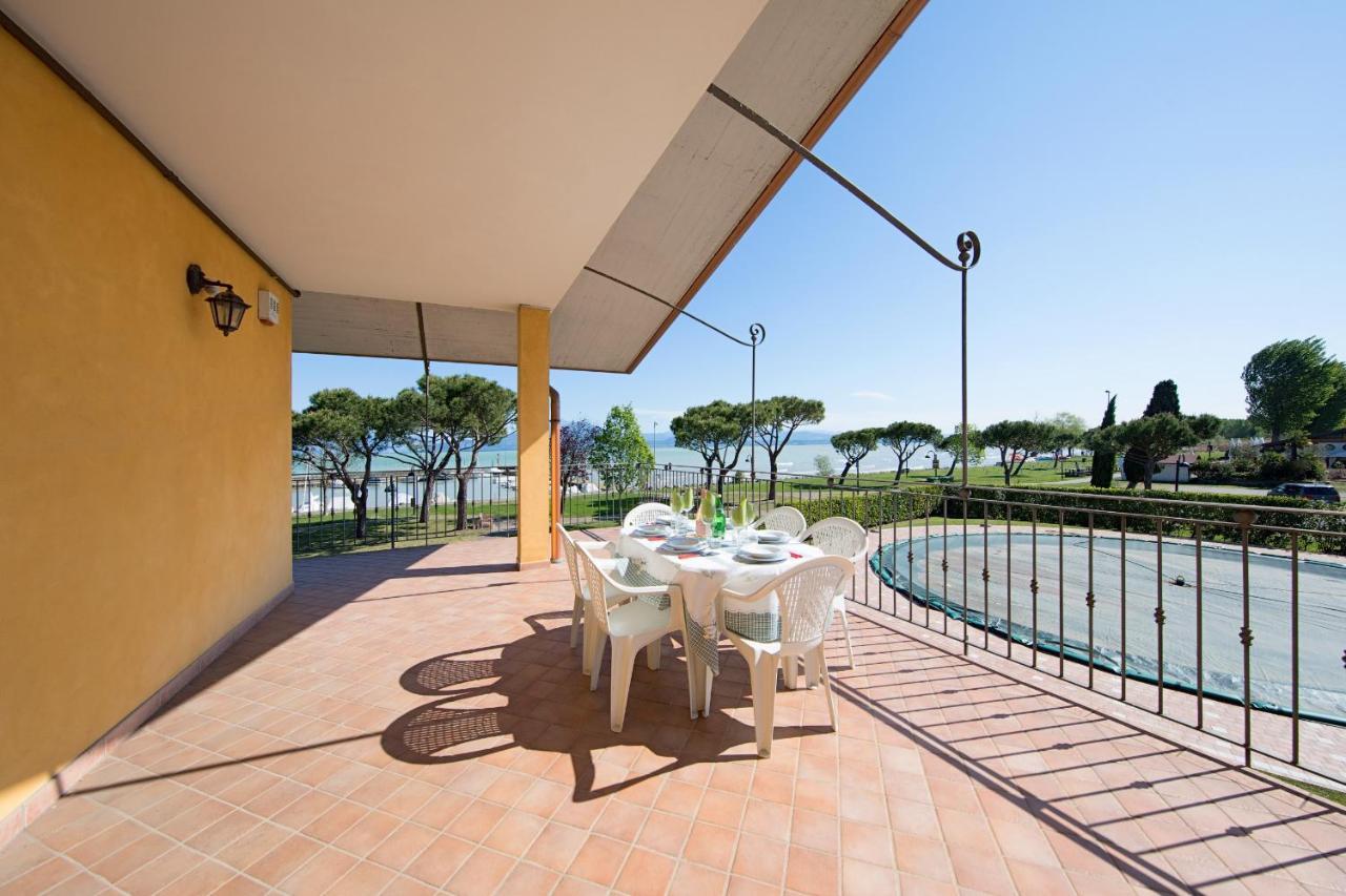 I Mosaici Apartments By Wonderful Italy Σιρμιόνε Εξωτερικό φωτογραφία