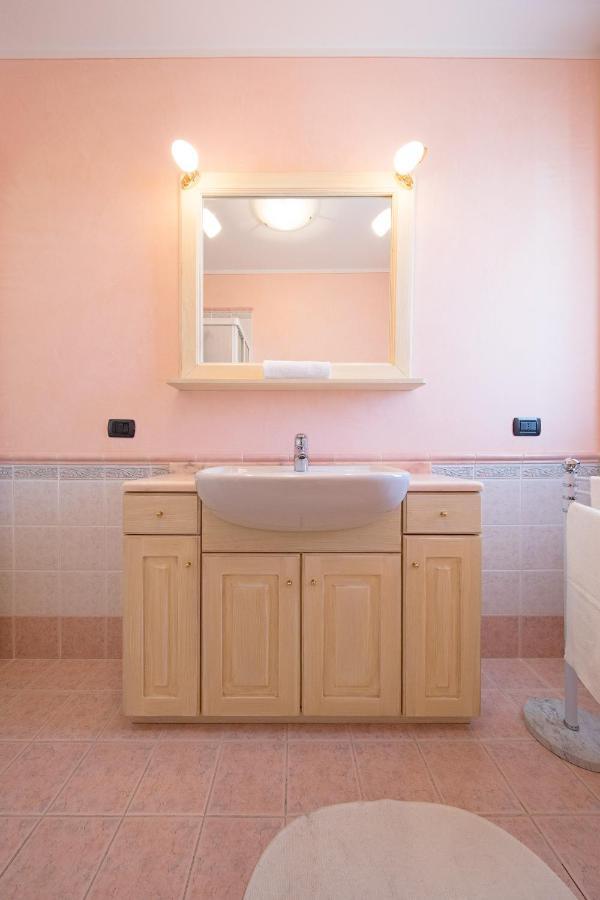 I Mosaici Apartments By Wonderful Italy Σιρμιόνε Εξωτερικό φωτογραφία