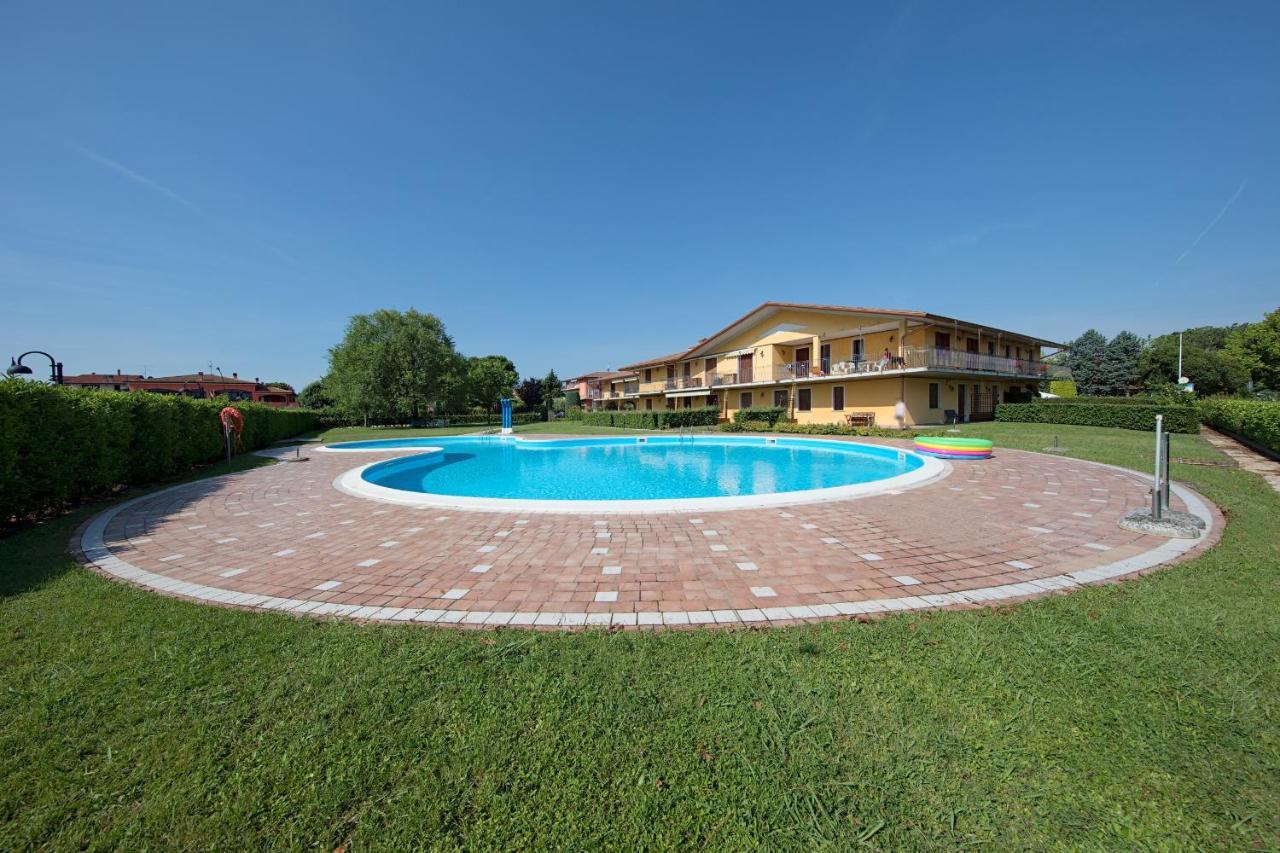 I Mosaici Apartments By Wonderful Italy Σιρμιόνε Εξωτερικό φωτογραφία