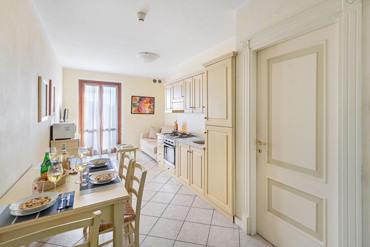 I Mosaici Apartments By Wonderful Italy Σιρμιόνε Εξωτερικό φωτογραφία