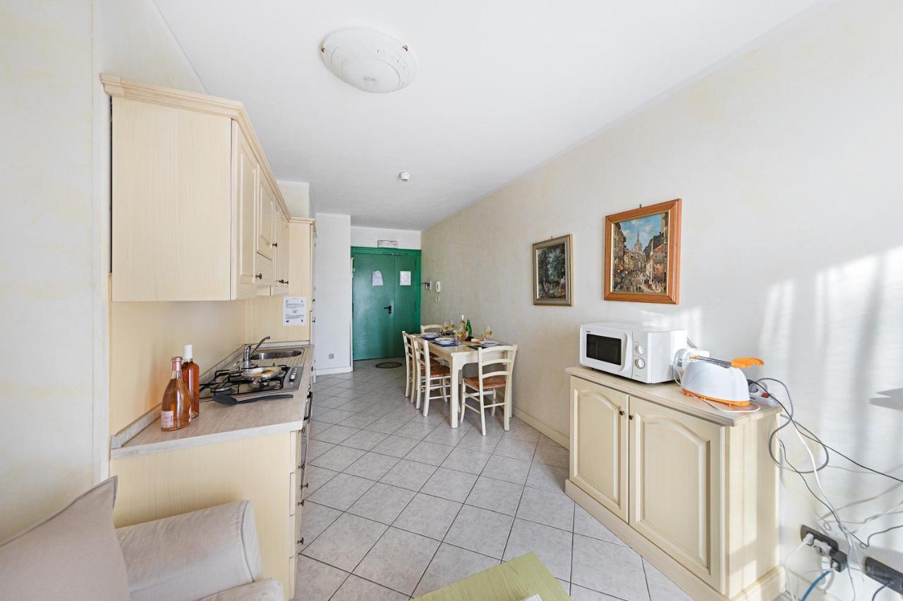 I Mosaici Apartments By Wonderful Italy Σιρμιόνε Εξωτερικό φωτογραφία